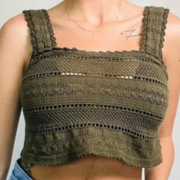 aerie Tops - Aerie Textured Lace Tank Top(Pit to pit 17” Length 16”)